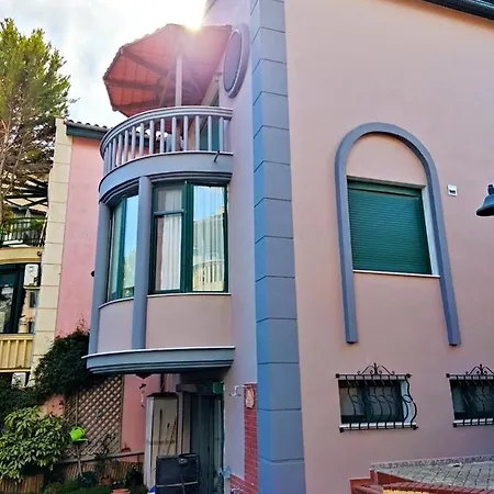 Alexandros Family House בית נופש Nea Iraklitsa