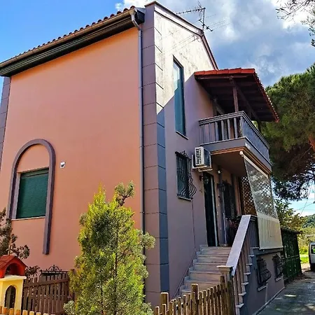Alexandros Family House Semesterbostad *