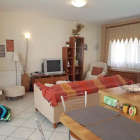בית נופש Alexandros Family House Nea Iraklitsa