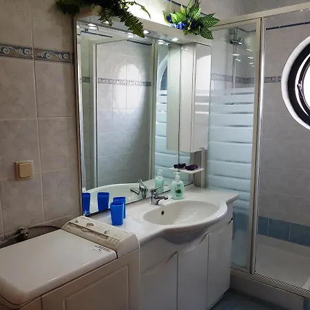 בית נופש Alexandros Family House Nea Iraklitsa