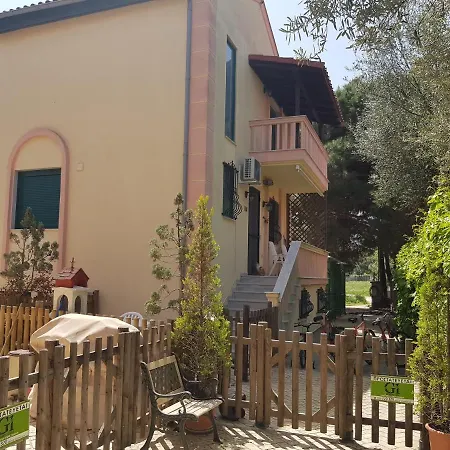 Semesterbostad Alexandros Family House Nea Iraklitsa