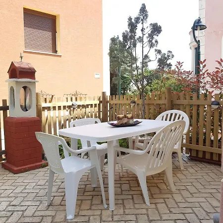 Semesterbostad Alexandros Family House Nea Iraklitsa